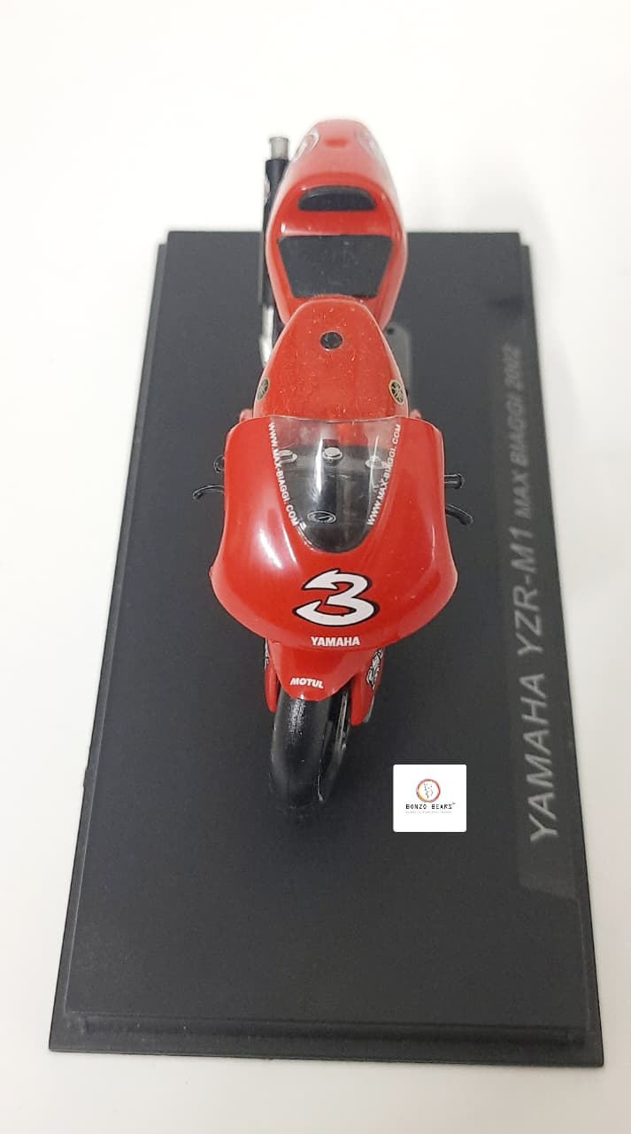 Ixo Yamaha YZR-M1 ridden by Max Biaggi in the 2002 MotoGP - 1:24 | Bonzobears