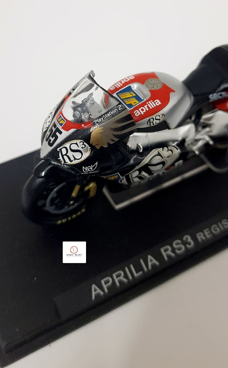 Ixo Aprilia RS3 ridden by Régis Laconi in the 2002 MotoGP season - 1:24 | Bonzobears