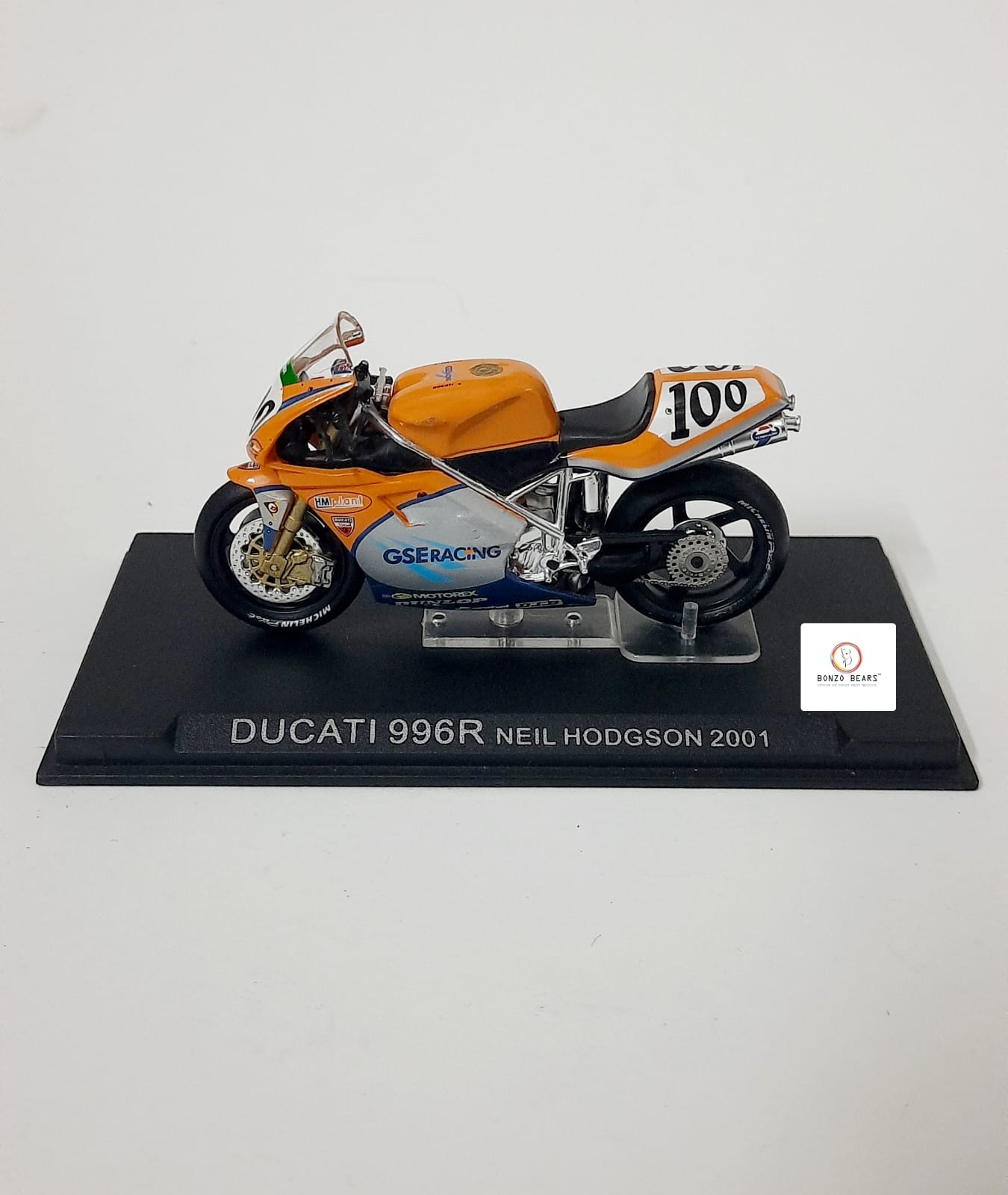Ixo 2001 Ducati 996R ridden by Neil Hodgson, featuring "GSE Racing" livery - 1:24