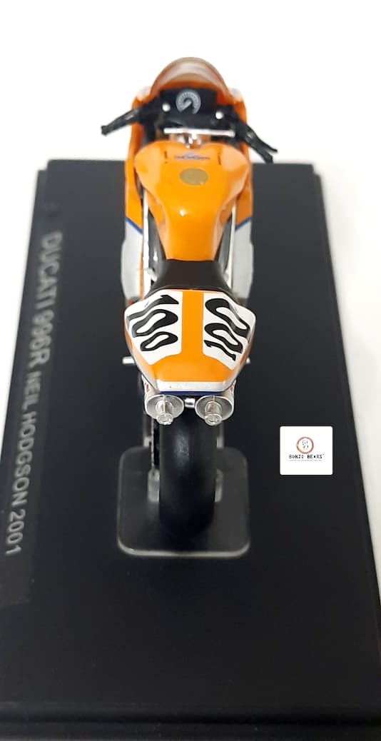 Ixo 2001 Ducati 996R ridden by Neil Hodgson, featuring "GSE Racing" livery - 1:24