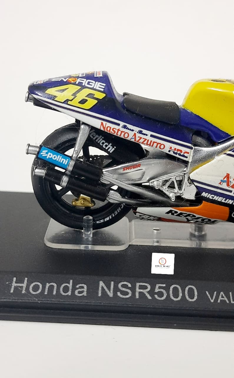 Ixo 2001 Honda NSR500 ridden by Valentino Rossi - 1:24 | Bonzobears