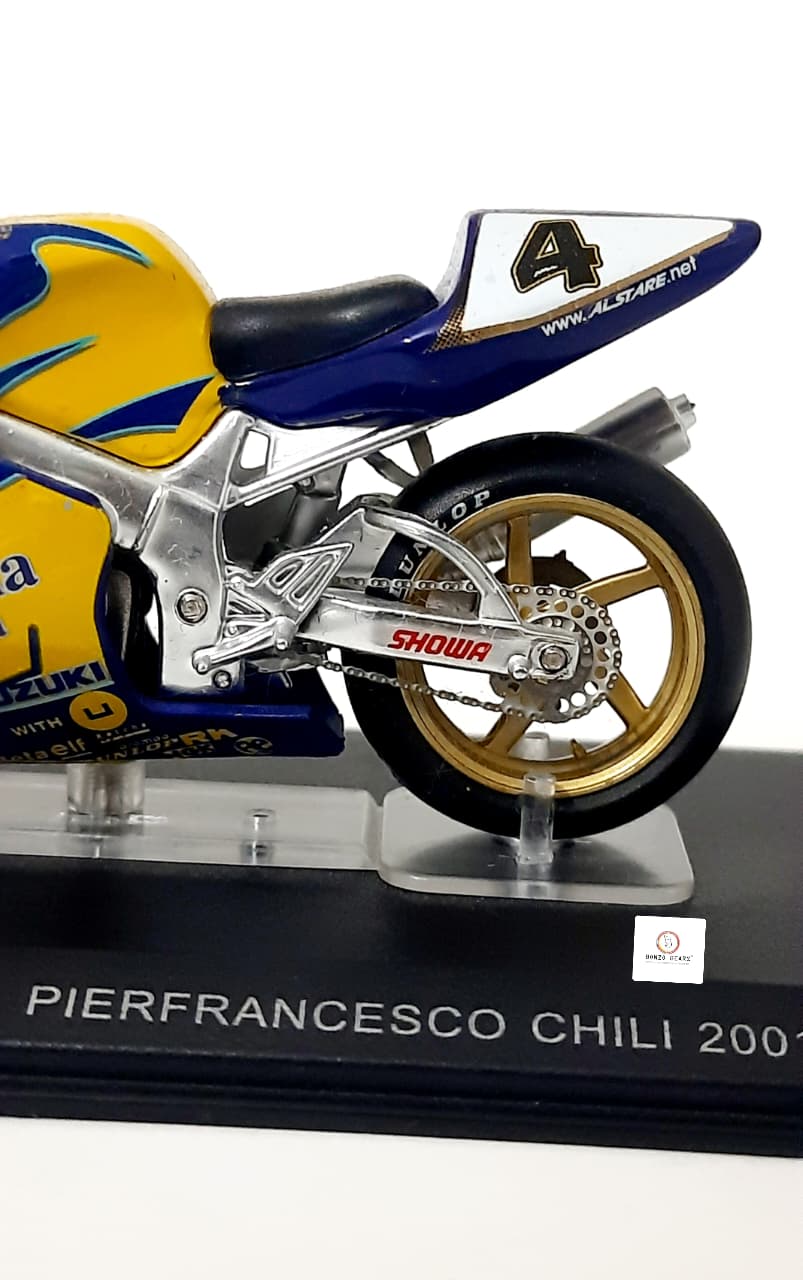 Ixo Suzuki GSX-R750 ridden by Pierfrancesco Chili in 2001 - 1:24
