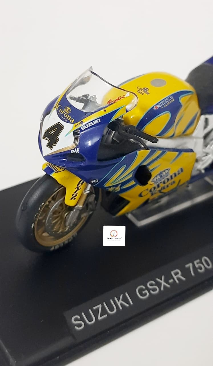 Ixo Suzuki GSX-R750 ridden by Pierfrancesco Chili in 2001 - 1:24