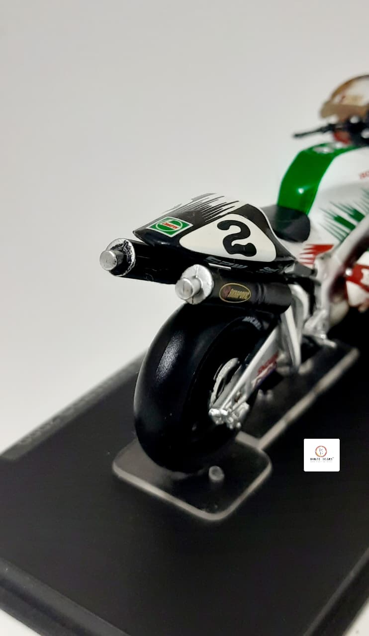 Ixo Honda VTR1000 ridden by Colin Edwards in 2000 - 1:24