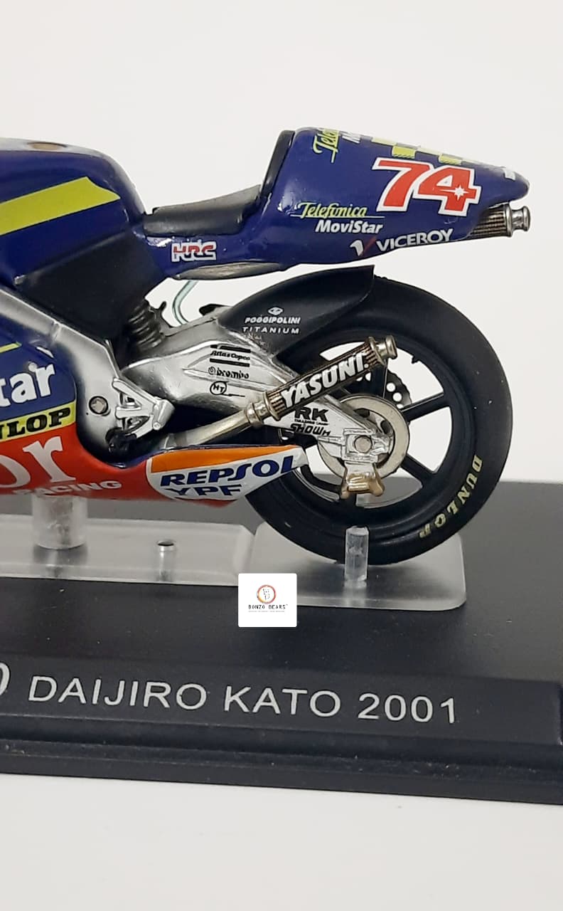 Deagostini  Honda NSR250 ridden by Daijiro Kato in 2001 - 1:24