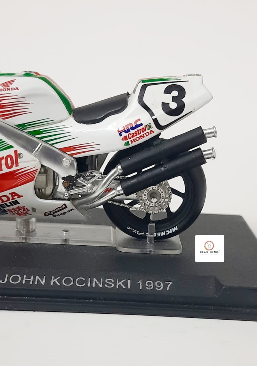 Ixo Honda RC45 ridden by John Kocinski in 1997 - 1:24