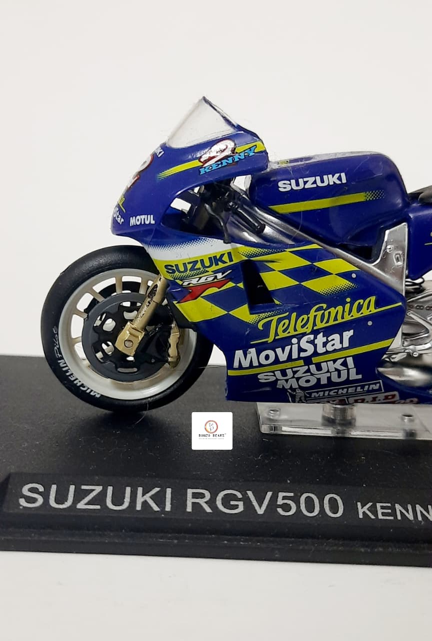 Ixo Suzuki RGV500 raced by Kenny Roberts Jr. 2000 - 1:24