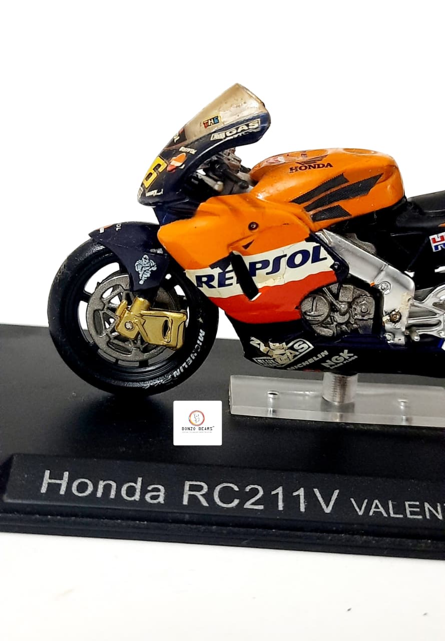 Ixo 2002 Valentino Rossi's Honda RC211V - 1:24