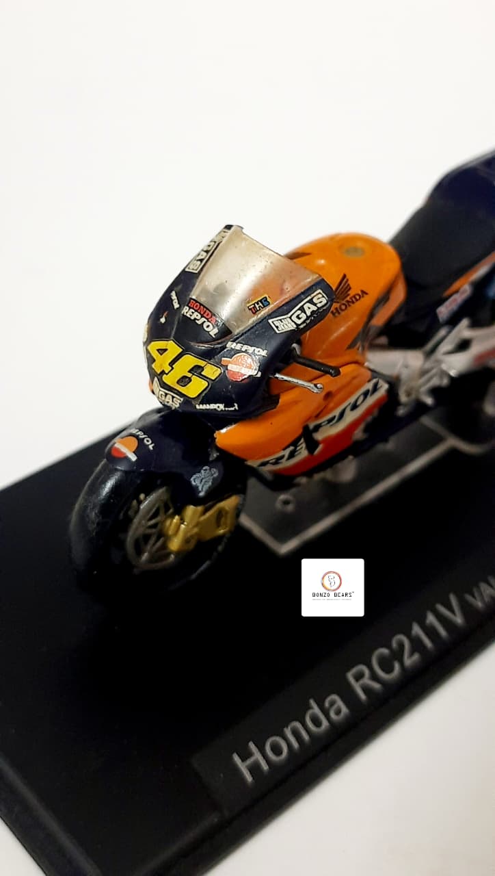Ixo 2002 Valentino Rossi's Honda RC211V - 1:24