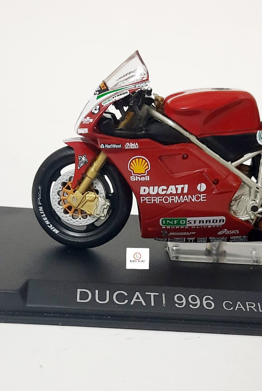 Ixo Ducati 996 raced by Carl Fogarty in 1999 - 1:24