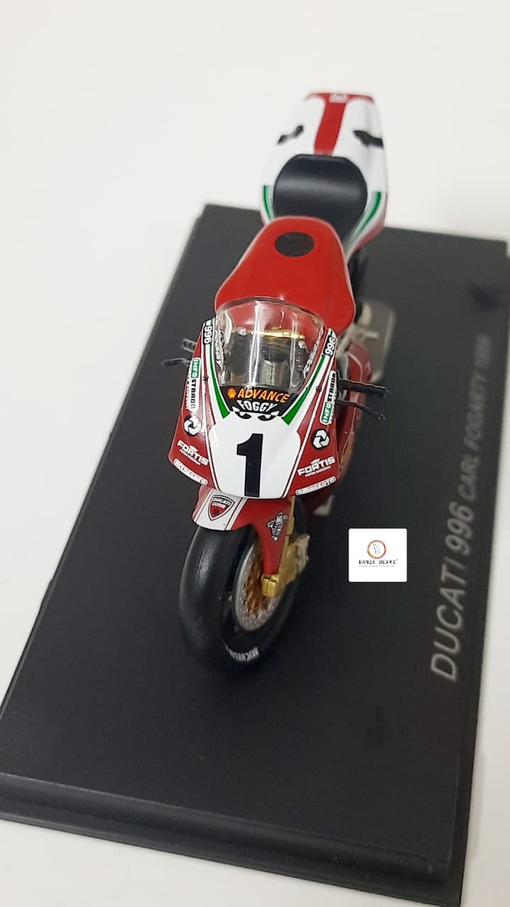 Ixo Ducati 996 raced by Carl Fogarty in 1999 - 1:24