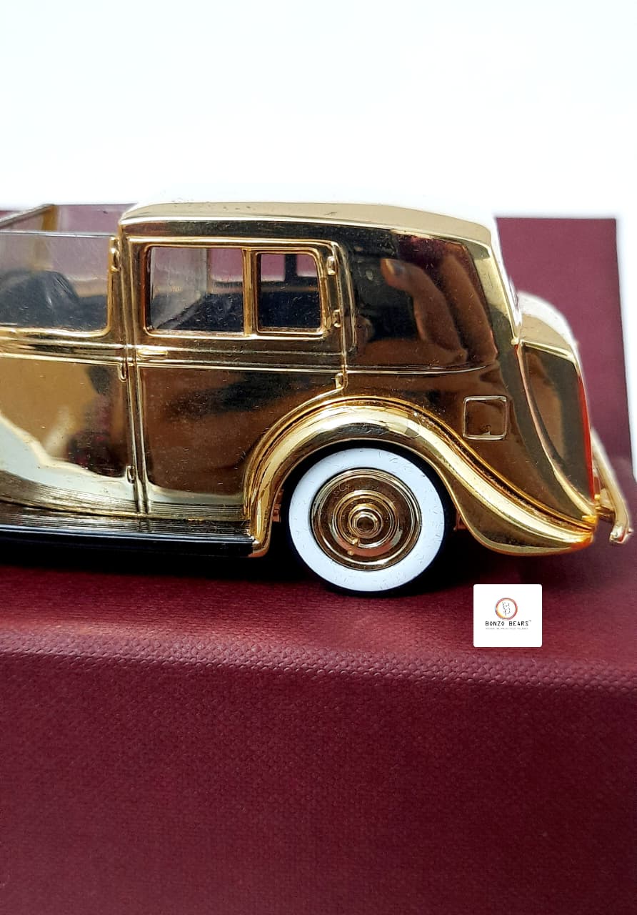 EXCLUSIVE Limited Edition (5000Pcs) - Corgi 1/43 Scale 1937 Rolls Royce Sedance DeVille 24 Carat Gold Plated - with Original Box