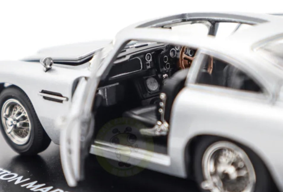 High Detailed - LCD - 1/43 Aston Martin DB5 007 James Bond With Bond Figure