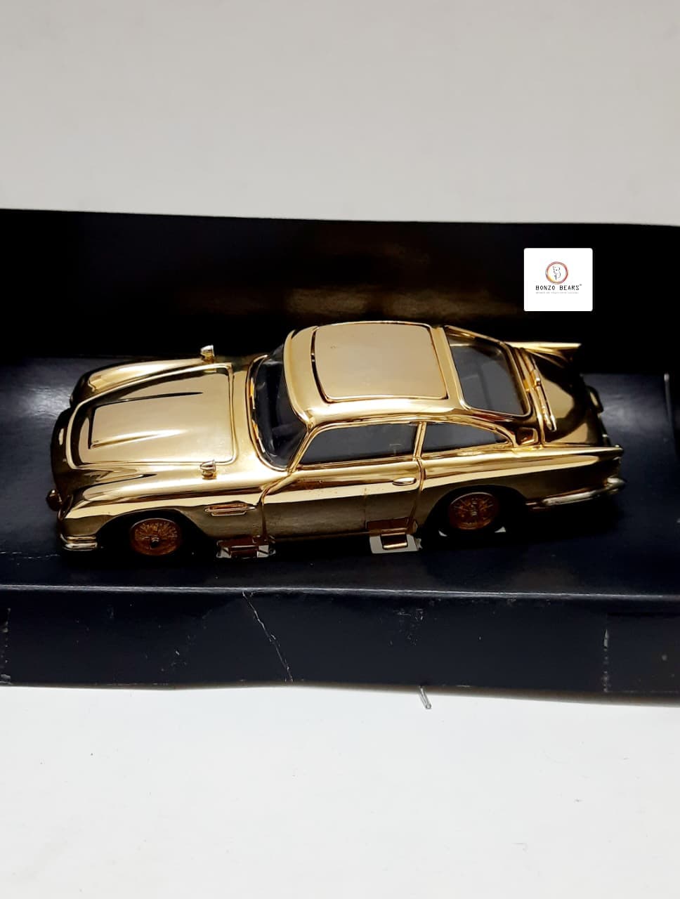 Rare Limited Edition (1/12000) 24k- Gold Plated - CORGI & Bond 40th Anniversary Edition - Aston Martin DB5 007 Bond Car 1/36 - Near Mint with fully functioning keys