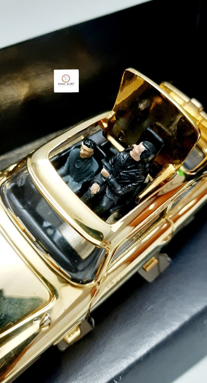 Rare Limited Edition (1/12000) 24k- Gold Plated - CORGI & Bond 40th Anniversary Edition - Aston Martin DB5 007 Bond Car 1/36 - Near Mint with fully functioning keys