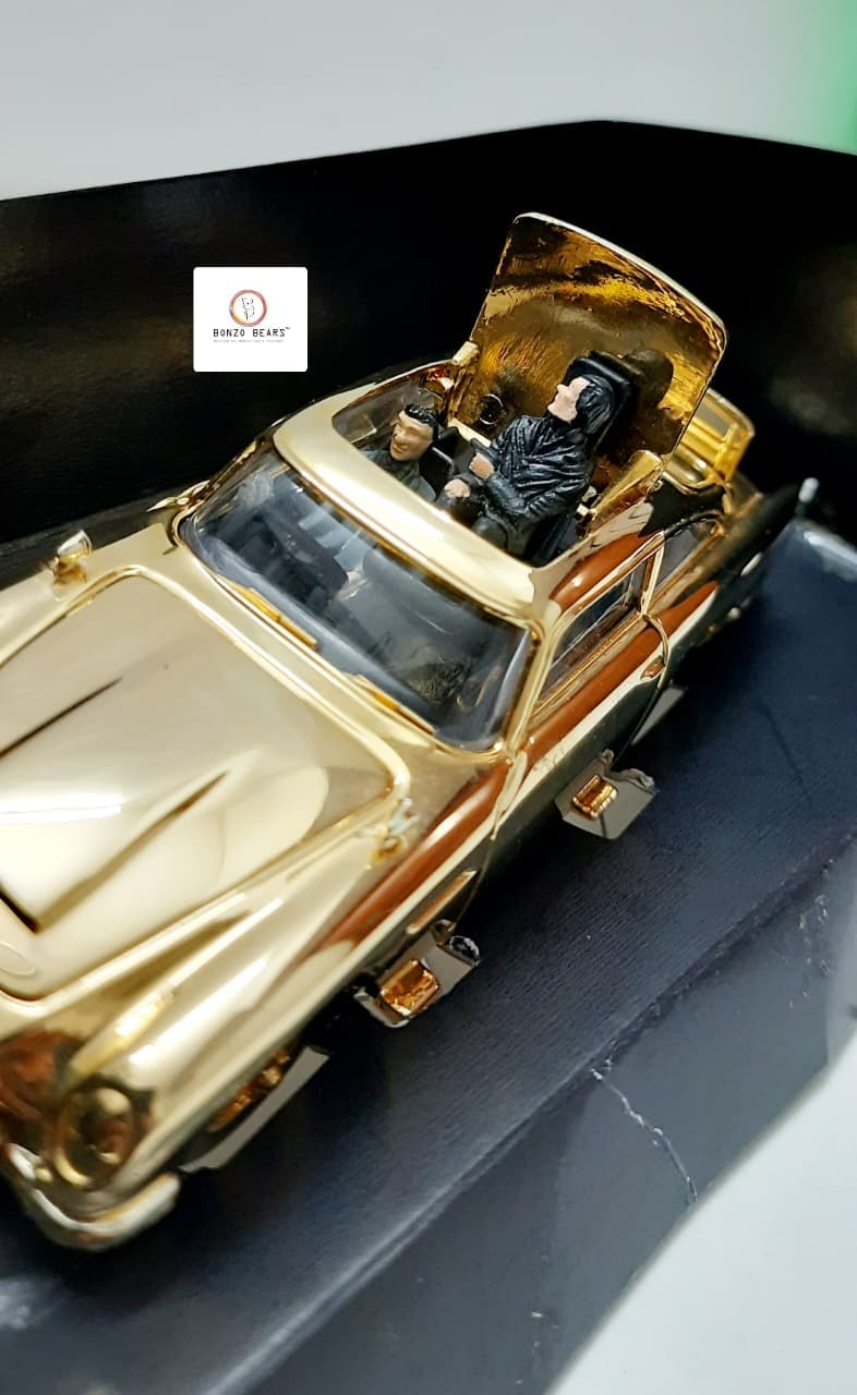 Rare Limited Edition (1/12000) 24k- Gold Plated - CORGI & Bond 40th Anniversary Edition - Aston Martin DB5 007 Bond Car 1/36 - Near Mint with fully functioning keys