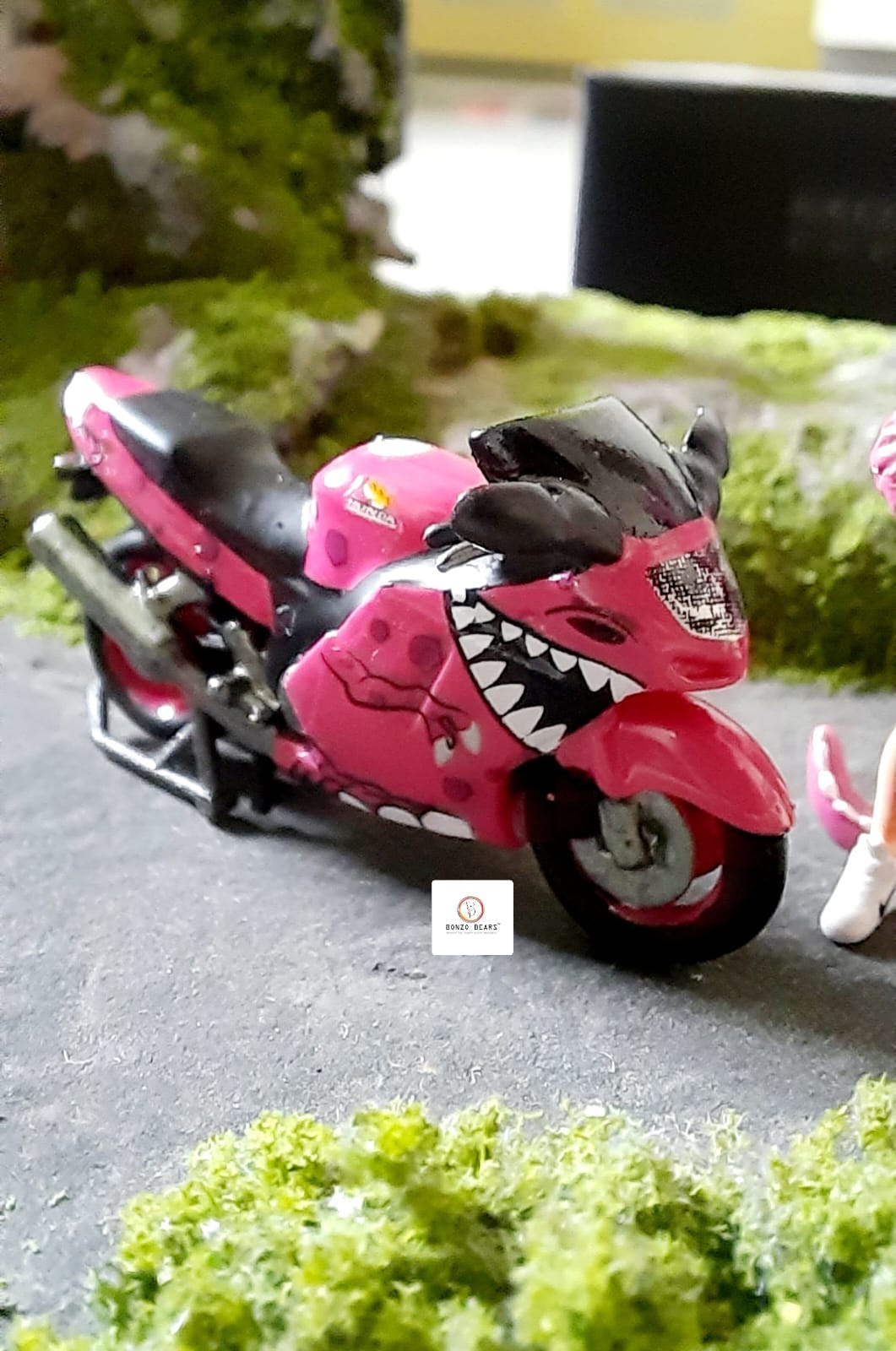 Roxy Themed Honda CBR 1100 XX Pink Bike with Girl Figure (Resin) | Bonzo Bears