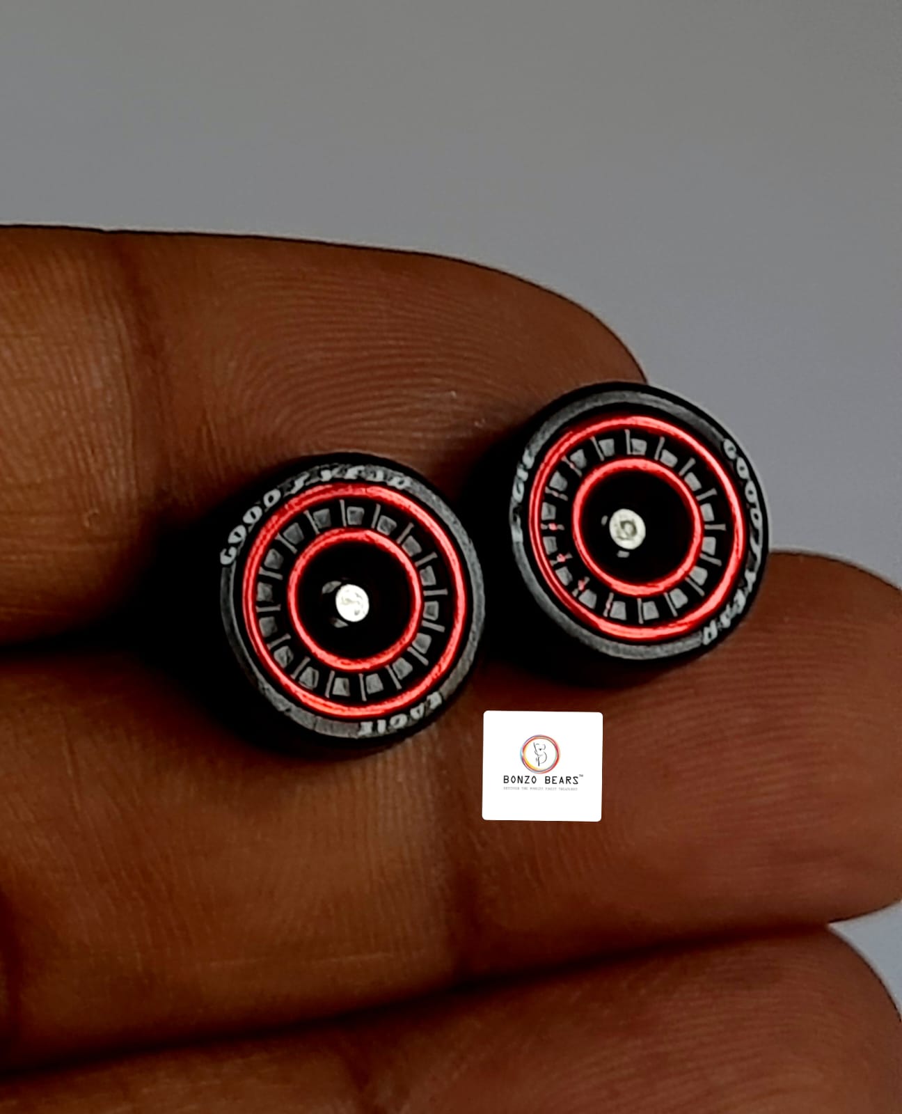 Rubber Tyre - 10mm, double red line Goodyear Eagle - 25mm axle Cv1