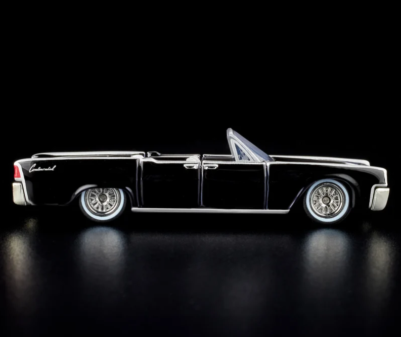 Hot Wheels RLC Exclusive ’61 Lincoln Continental - Bonzo Bears